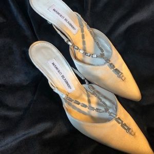 Manolo Blahnik CREAM Satin/ jeweled  Kitten Heels